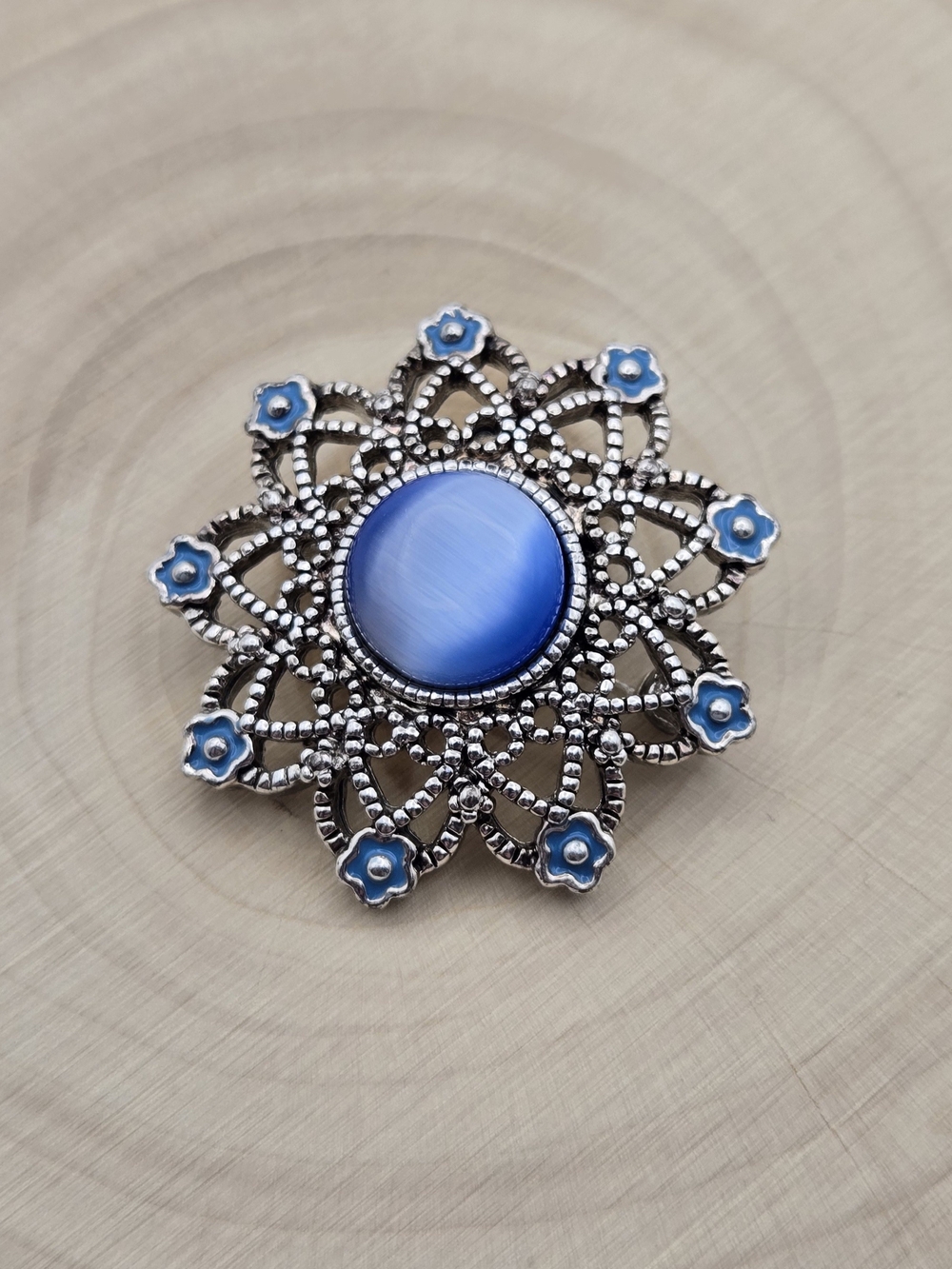 Vintage AAi Blue Cat’s Eye Filigree Brooch ✨